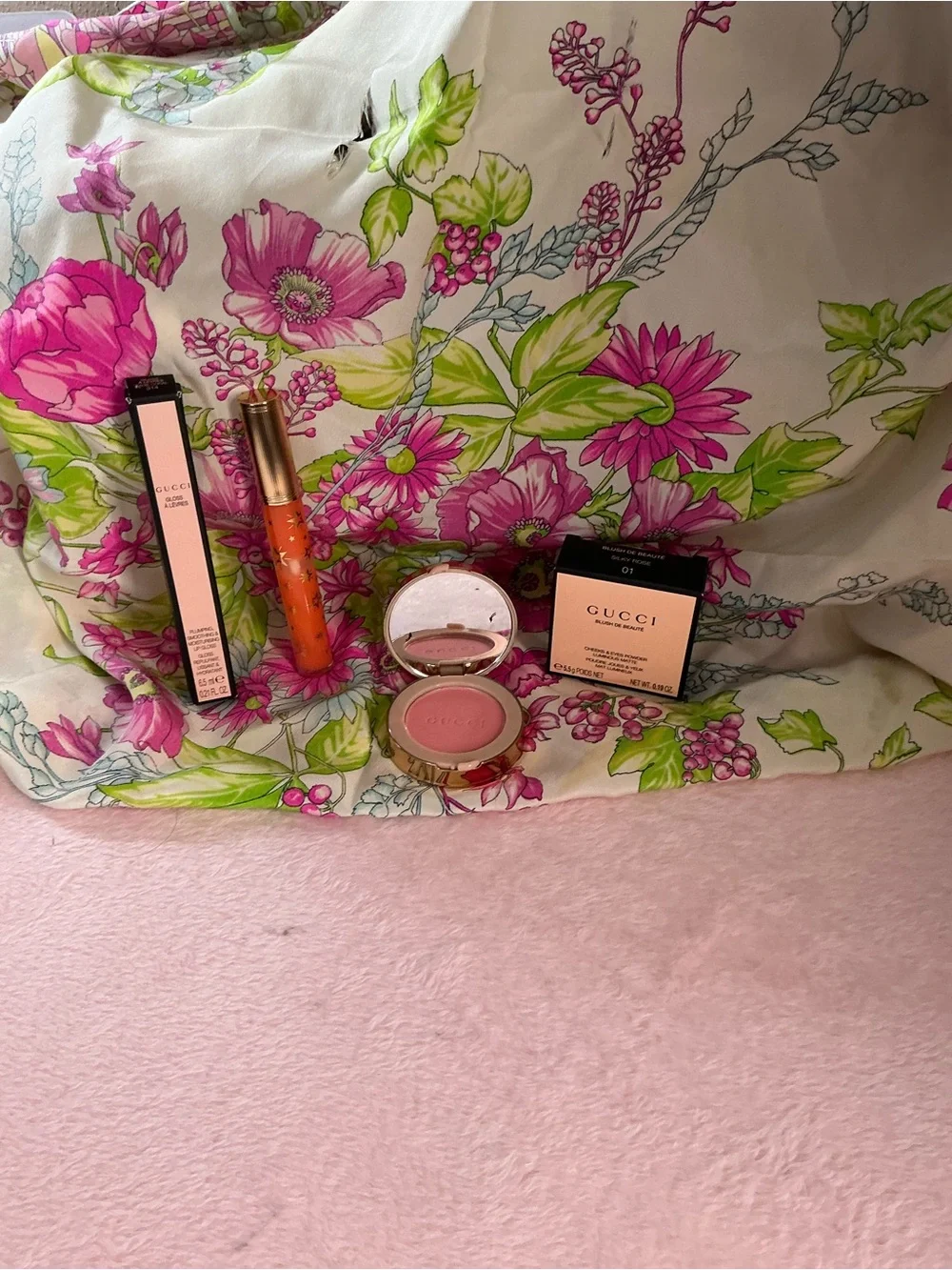 Gucci Beauty Blush Silky Rose 01 & Gloss à Lèvres Lip Gloss Bundle